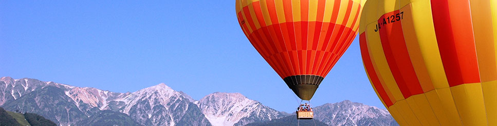 白馬三山と熱気球